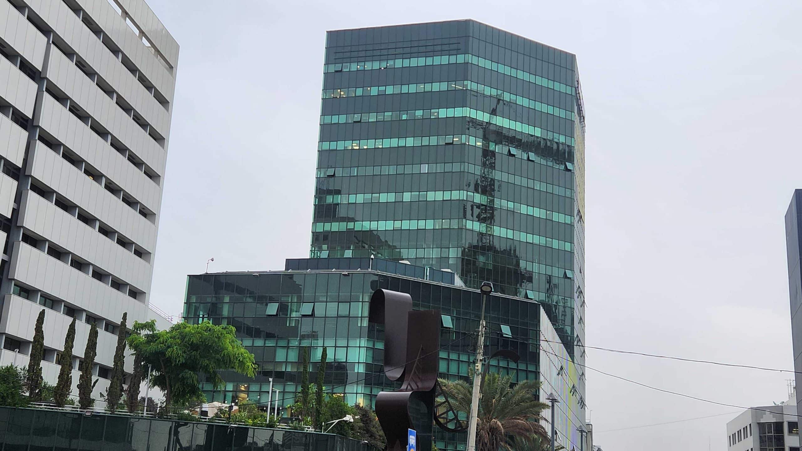 מגדל UP TOWER
