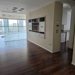 מציאה מדהימה למהירי החלטה!!!משרדים להשכרה 170 מ"ר במתחם שרונה, מתאים לחב' הייטק נוף עוצר נשימה! רק 115 ש"ח למ"ר