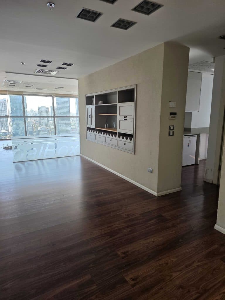 משרדים להשכרה מגדלי הארבעה קומה 21 שטח 335