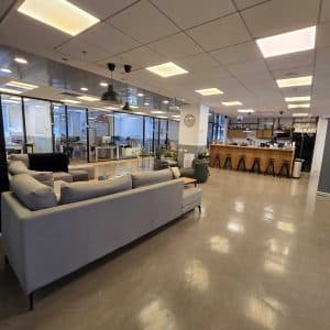 משרדים להשכרה לחברות הייטק במתחם מגדלי אלון: 1000 מ"ר מרוהטים| 88 ש"ח/למ"ר