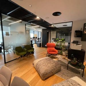 משרדים להשכרה במגדלי הארבעה 250 מ"ר מהממים להשכרה מתאימים לחב' הייטק.